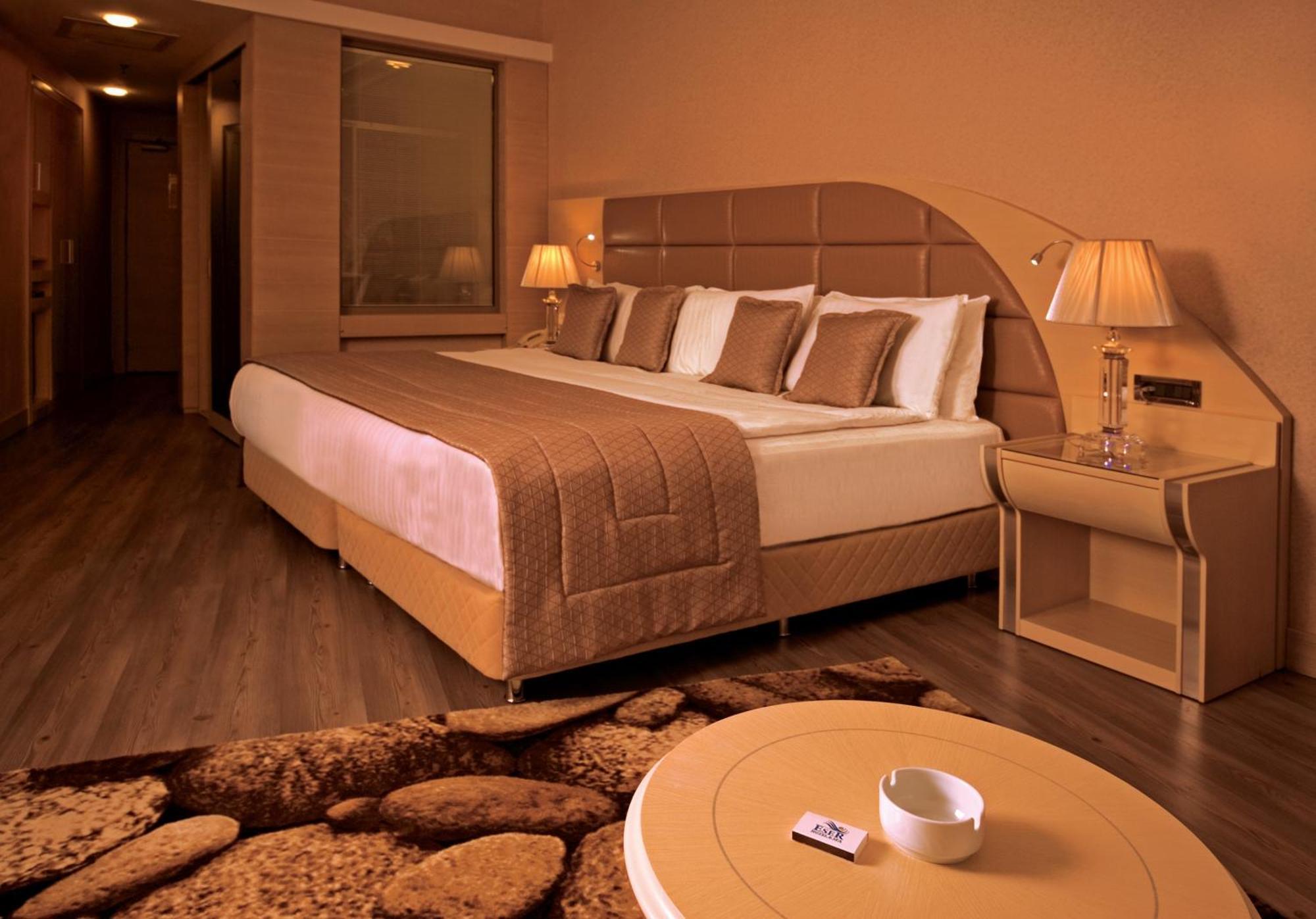 Eser Premium Hotel&Spa Buyukcekmece Exteriér fotografie A room at the hotel