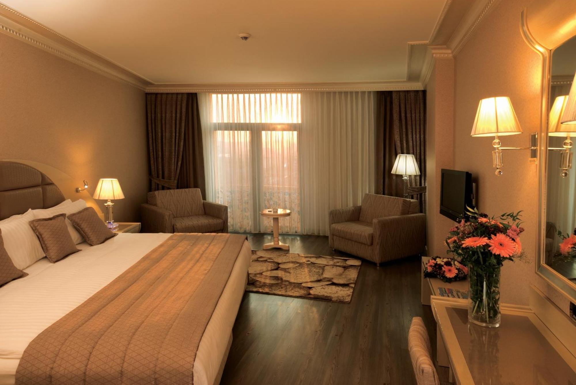 Eser Premium Hotel&Spa Buyukcekmece Exteriér fotografie A room at the hotel