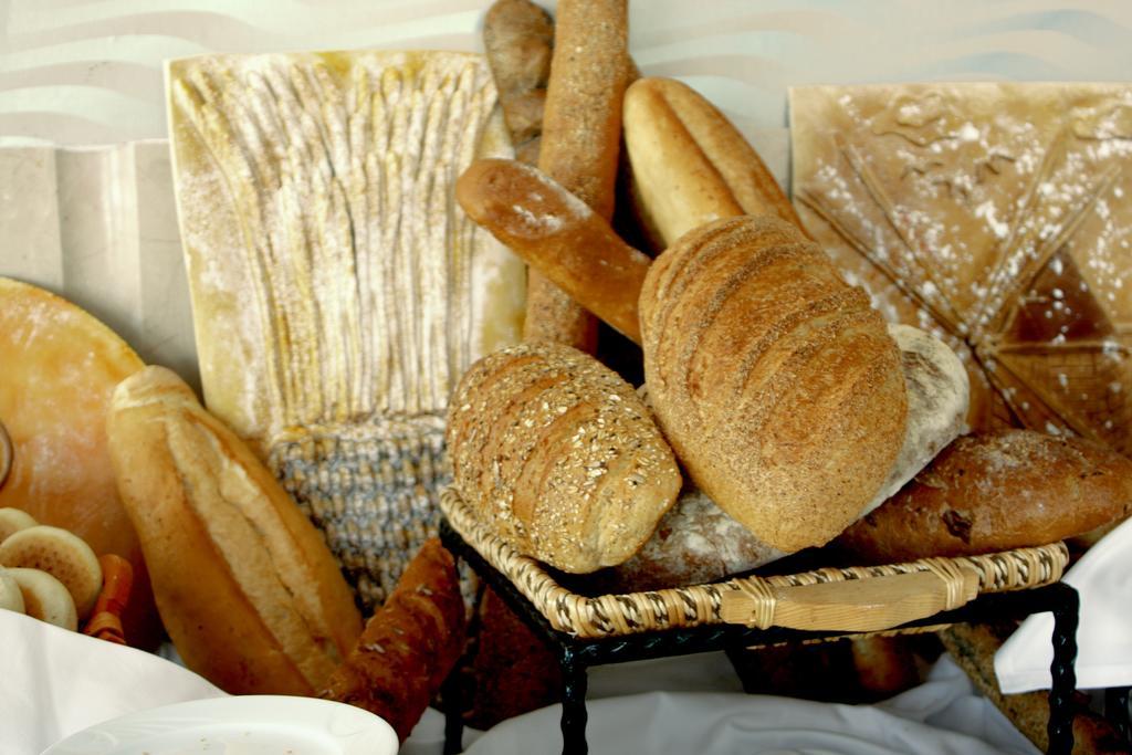 Eser Premium Hotel&Spa Buyukcekmece Exteriér fotografie Bread