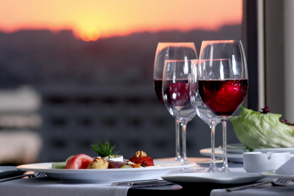 Eser Premium Hotel&Spa Buyukcekmece Exteriér fotografie Wine glasses