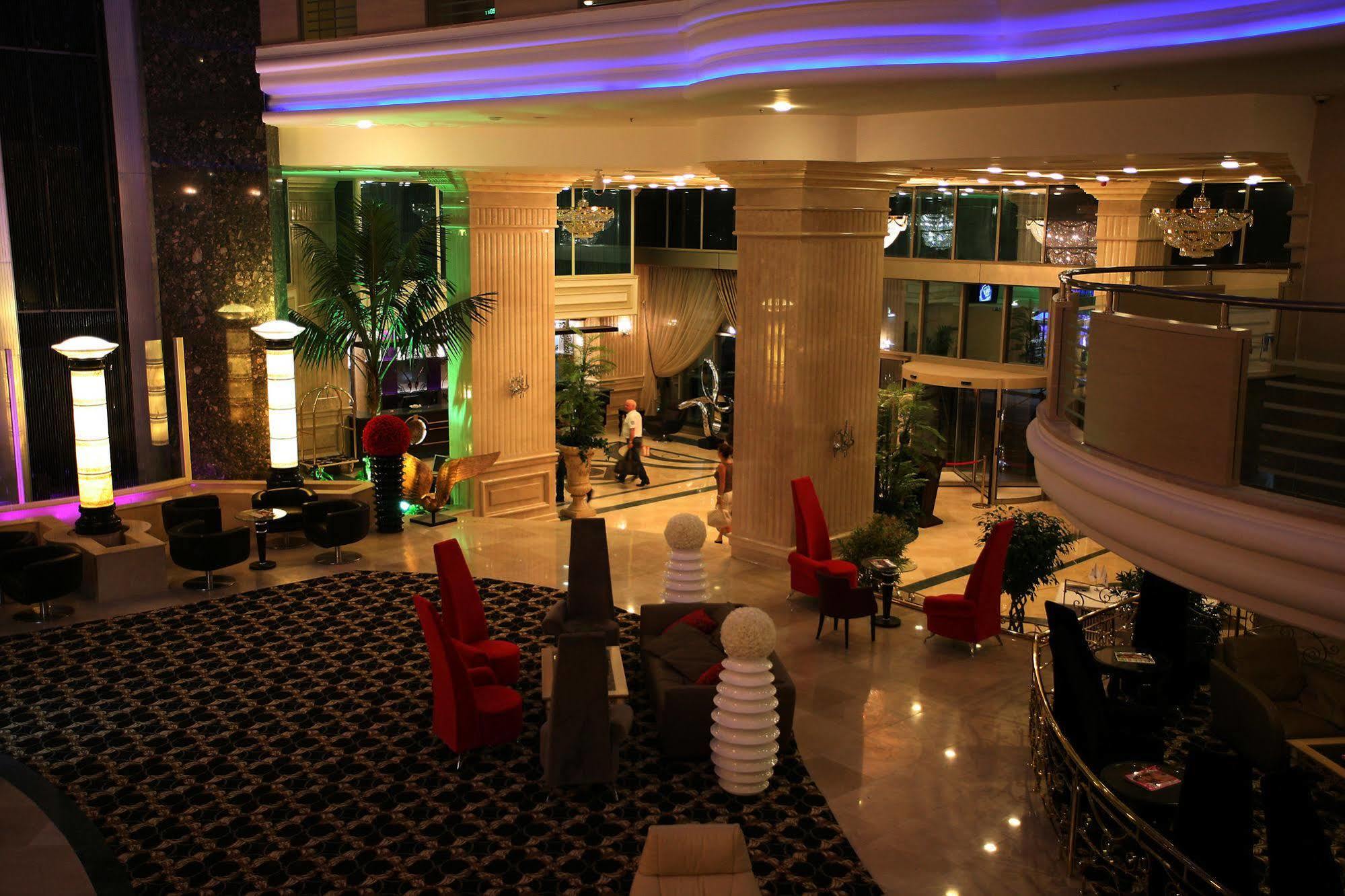 Eser Premium Hotel&Spa Buyukcekmece Exteriér fotografie Lobby