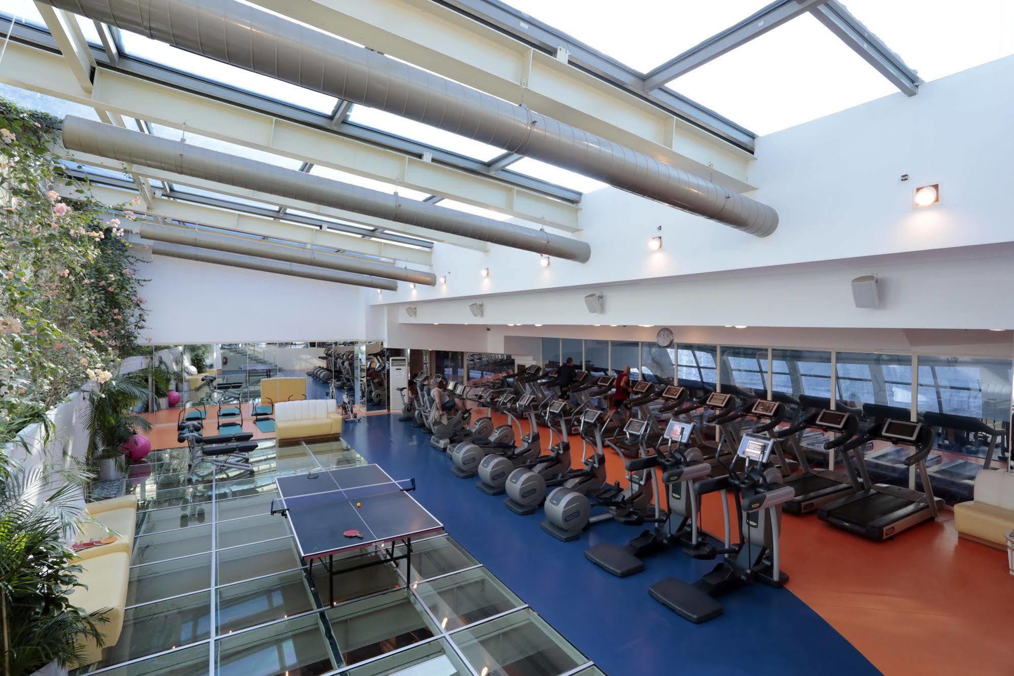 Eser Premium Hotel&Spa Buyukcekmece Exteriér fotografie The Sports and Leisure Centre