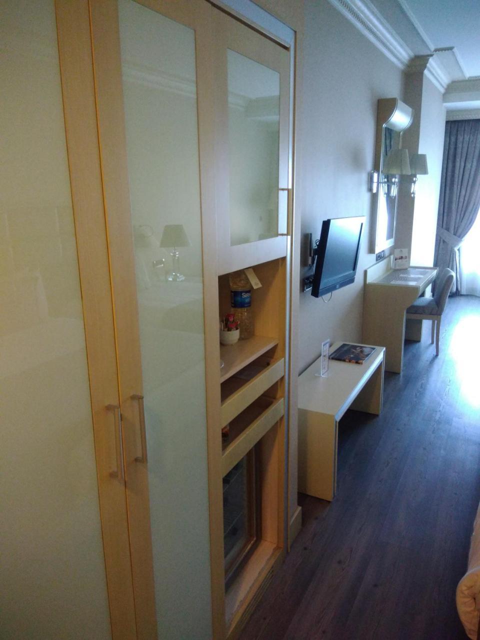 Eser Premium Hotel&Spa Buyukcekmece Exteriér fotografie A room at the hotel